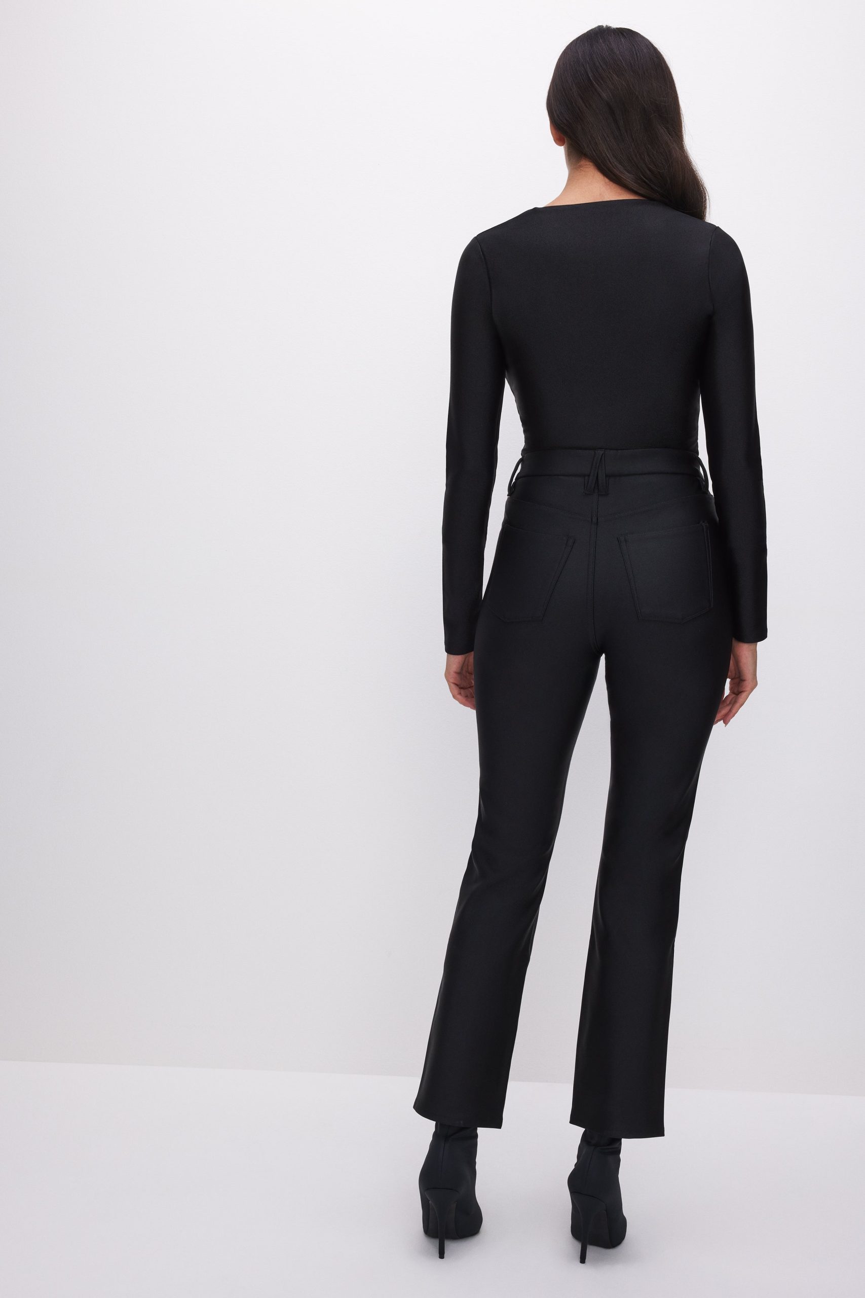 COMPRESSION SHINE STRAIGHT PANTS | BLACK001 - Image 2