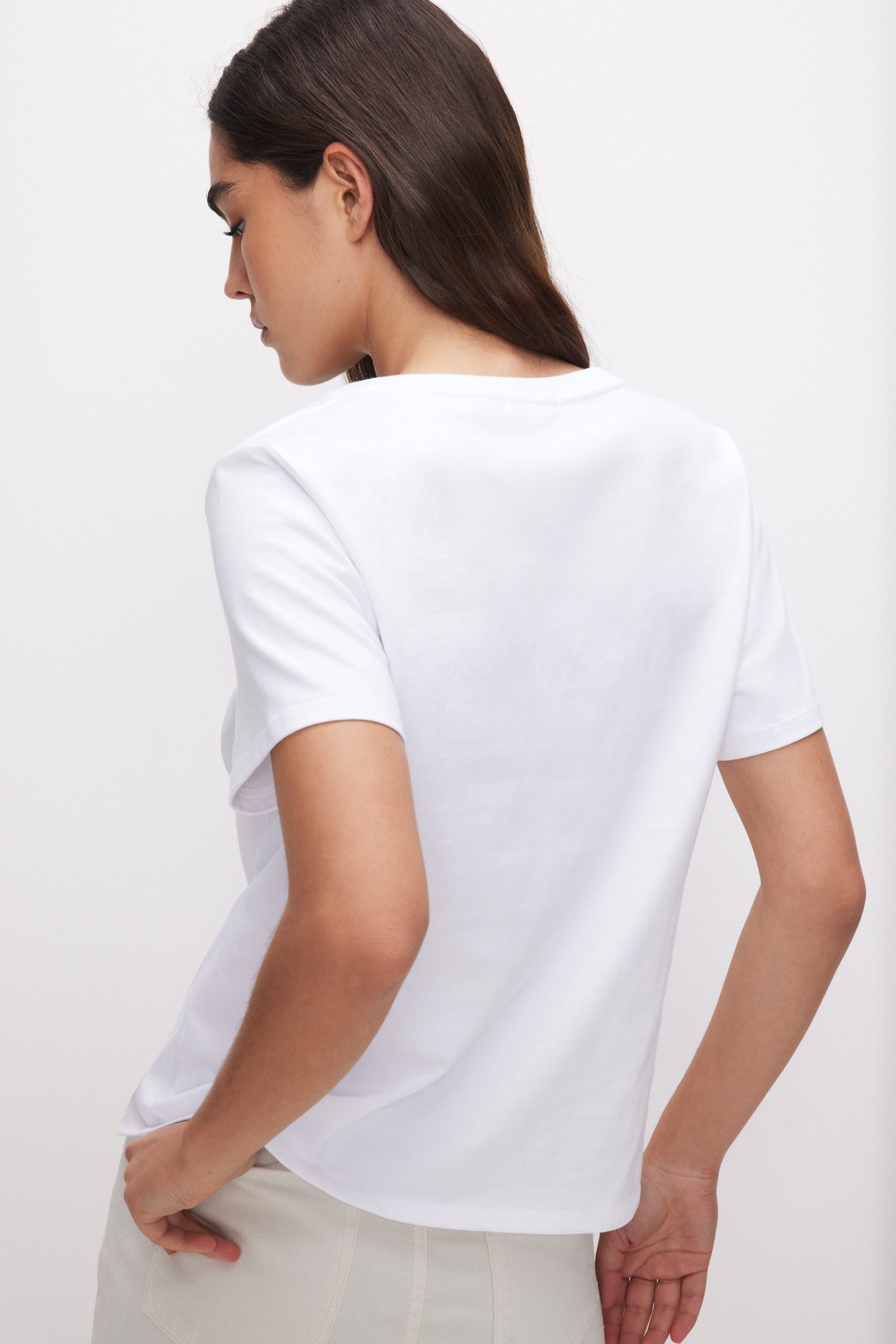 COTTON CLASSIC V-NECK TEE | WHITE001 - Image 4