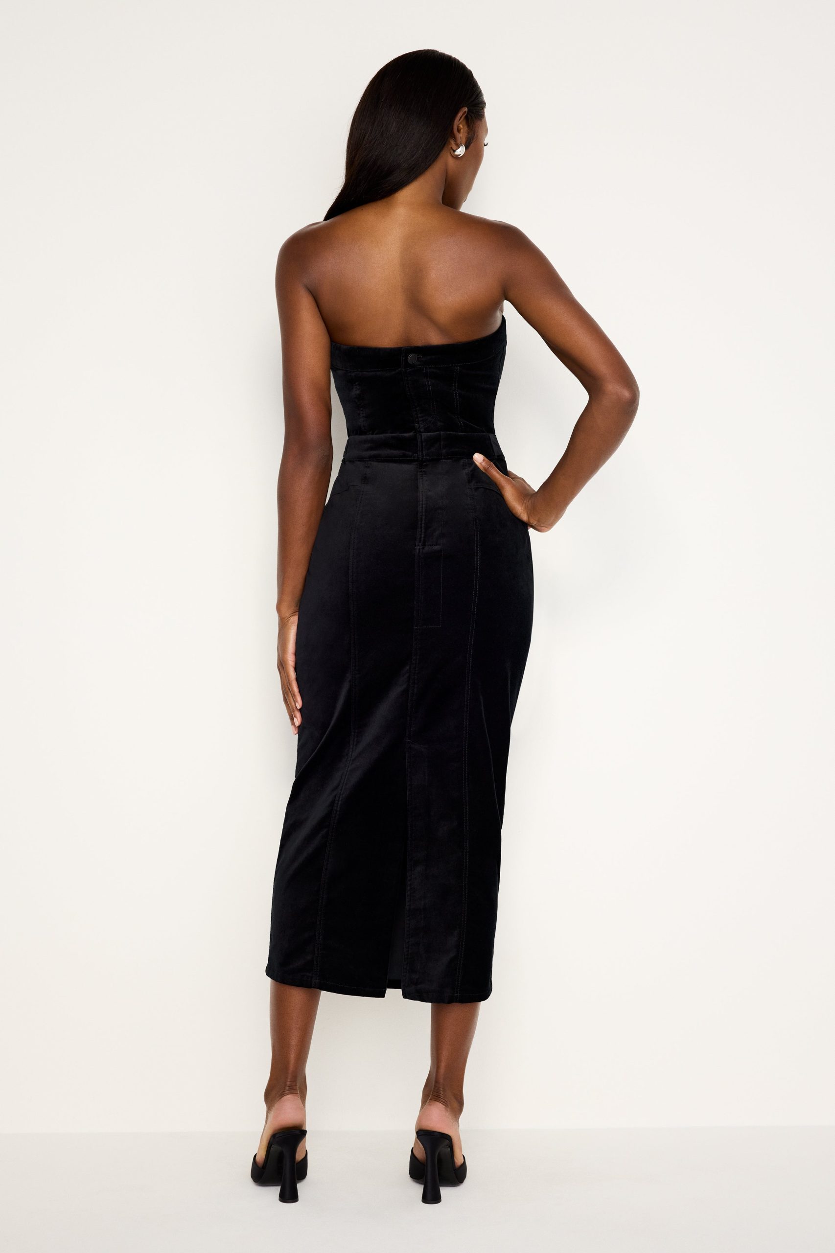 FIT FOR SUCCESS STRAPLESS VELVET DRESS | BLACK001 - Image 4