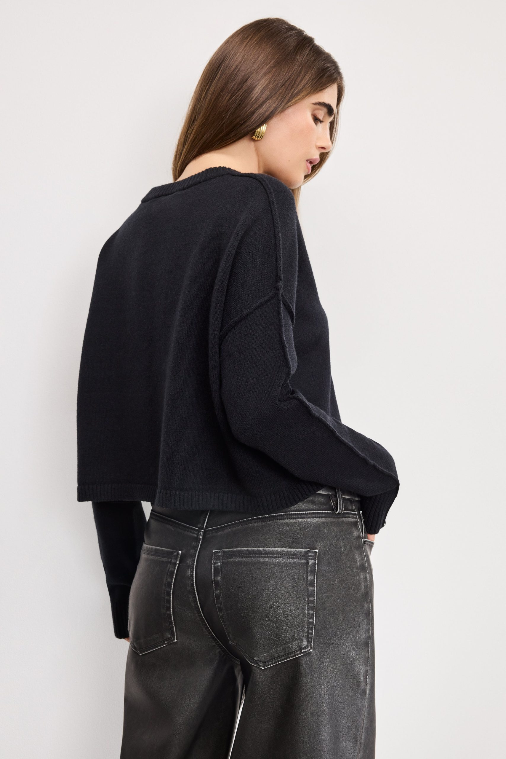 COZY KNIT CREW NECK | BLACK - Image 4