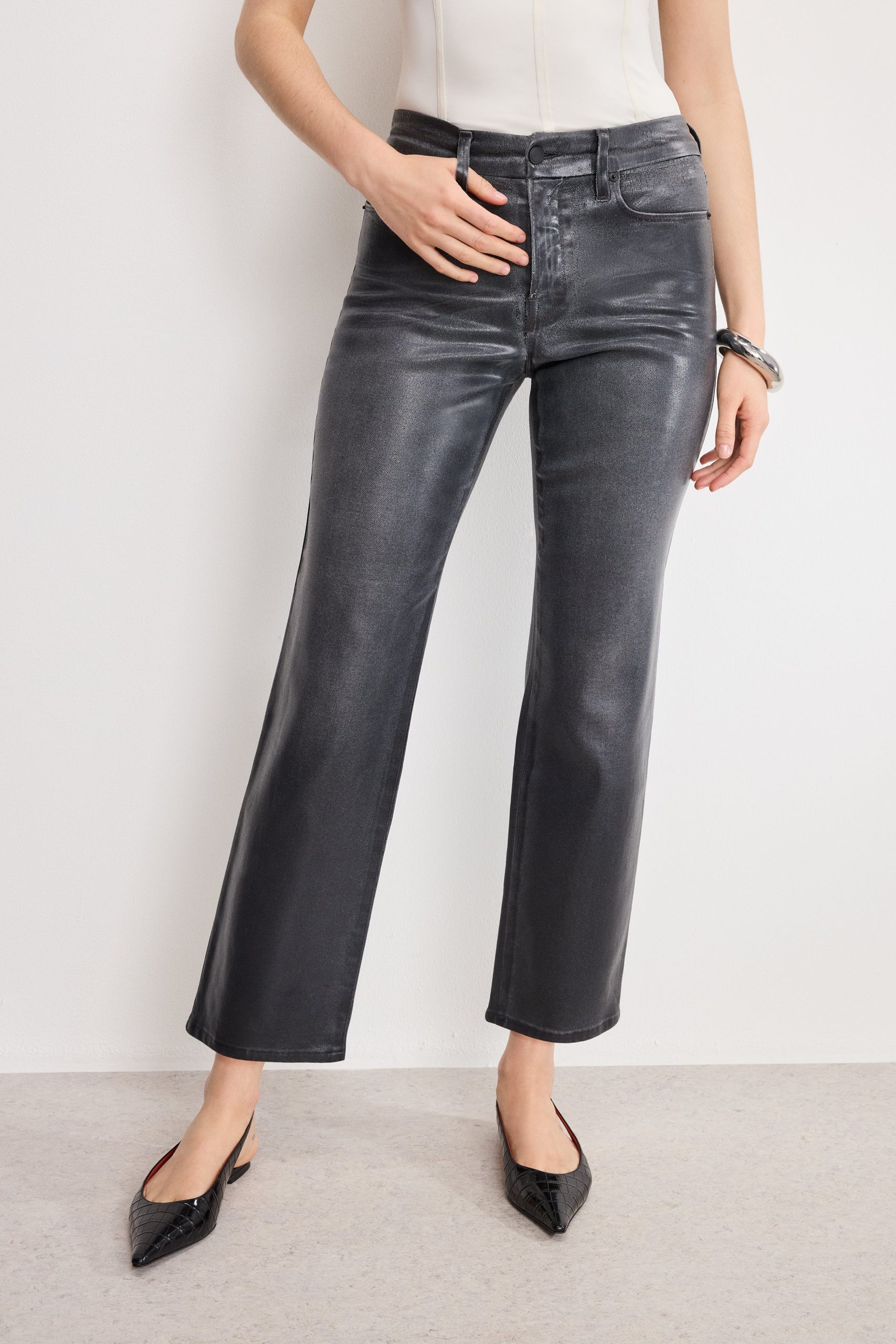 SOFT TECH GOOD LEGS STRAIGHT COATED JEANS | BLACK402