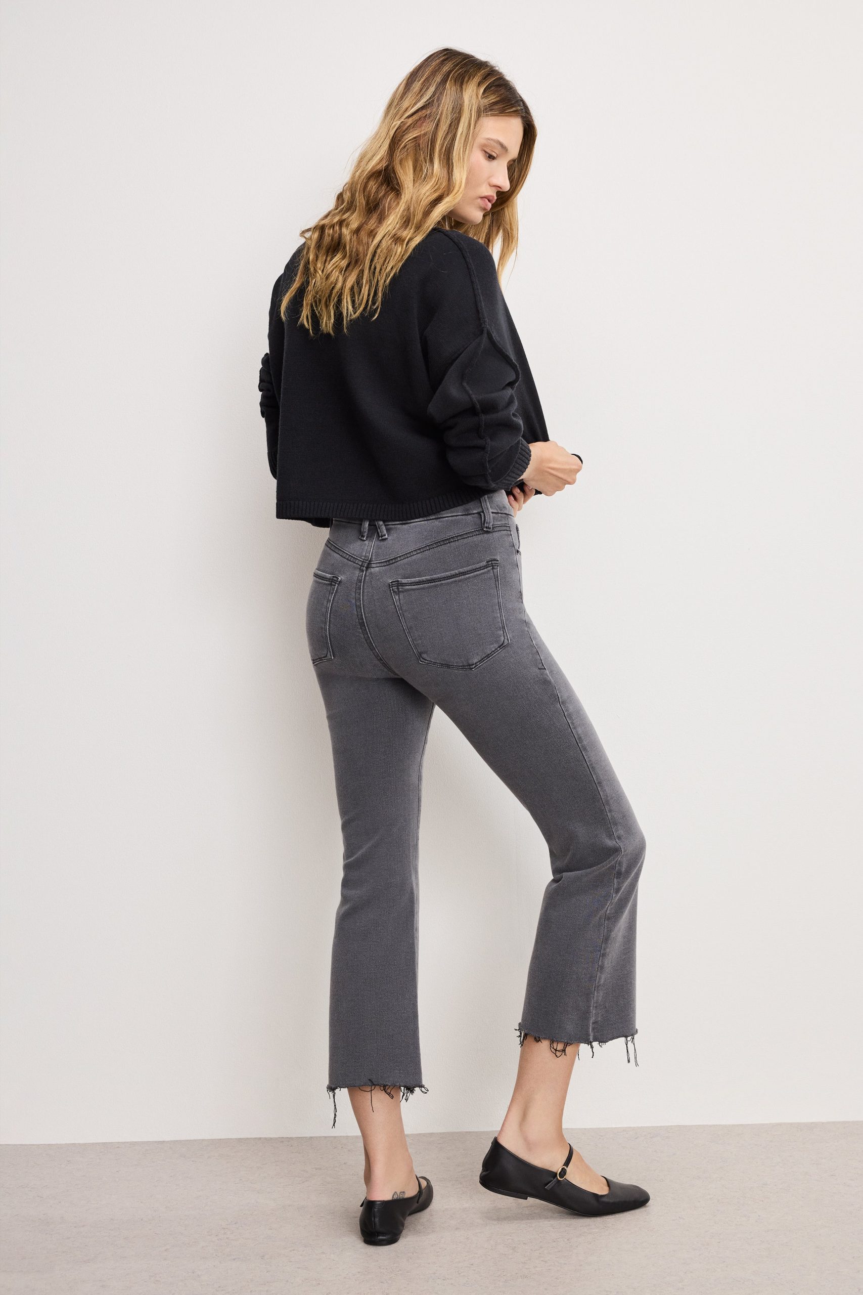 SOFT TECH GOOD LEGS CROPPED MINI BOOT JEANS | BLACK405 - Image 4