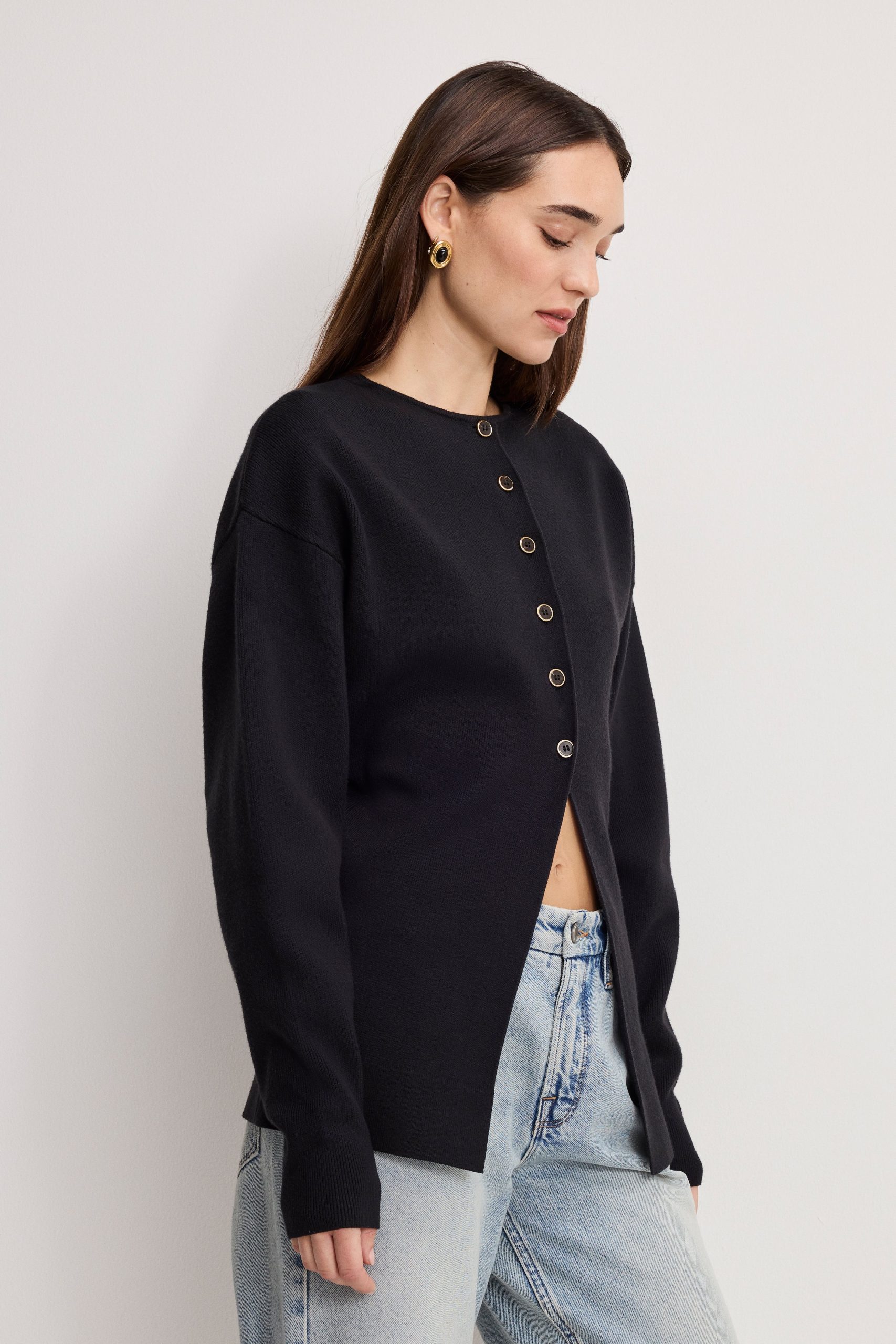 EXAGGERATED SLEEVE CARDIGAN SWEATER | BLACK001 - Image 2