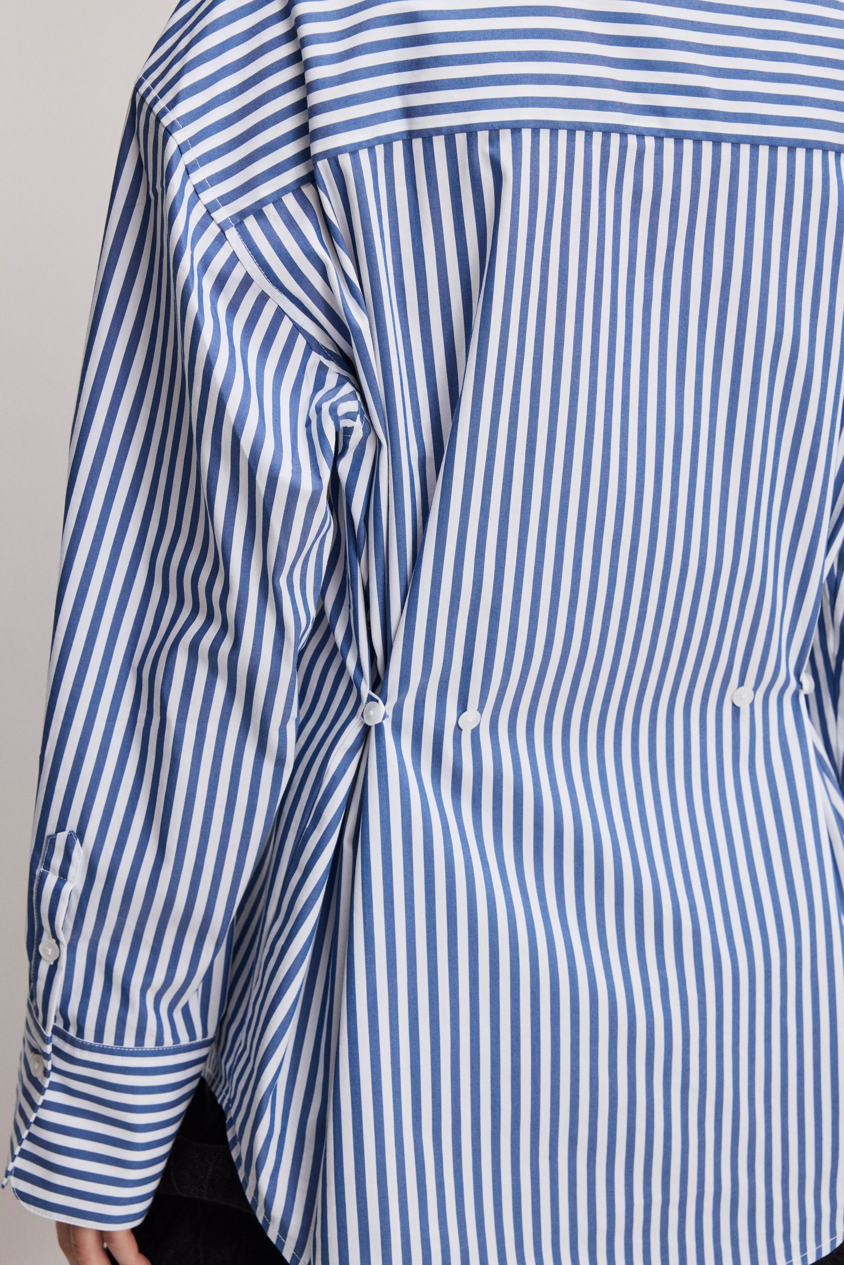 POPLIN OVERSIZED SHIRT W BUTTON ADJUSTABLE WAIST | INDIGO STRIPE - Image 4