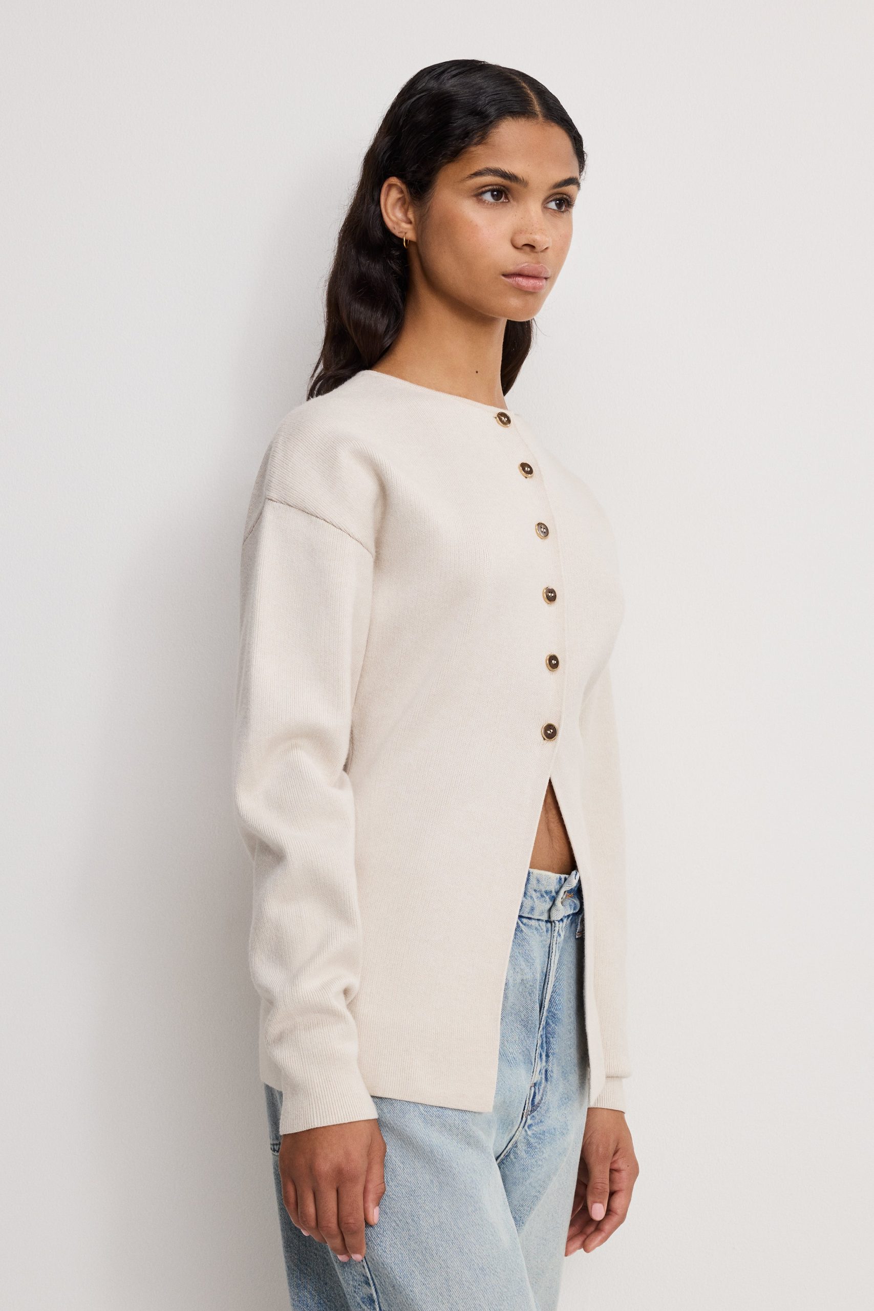 EXAGGERATED SLEEVE CARDIGAN SWEATER | LIGHT TAUPE - Image 2