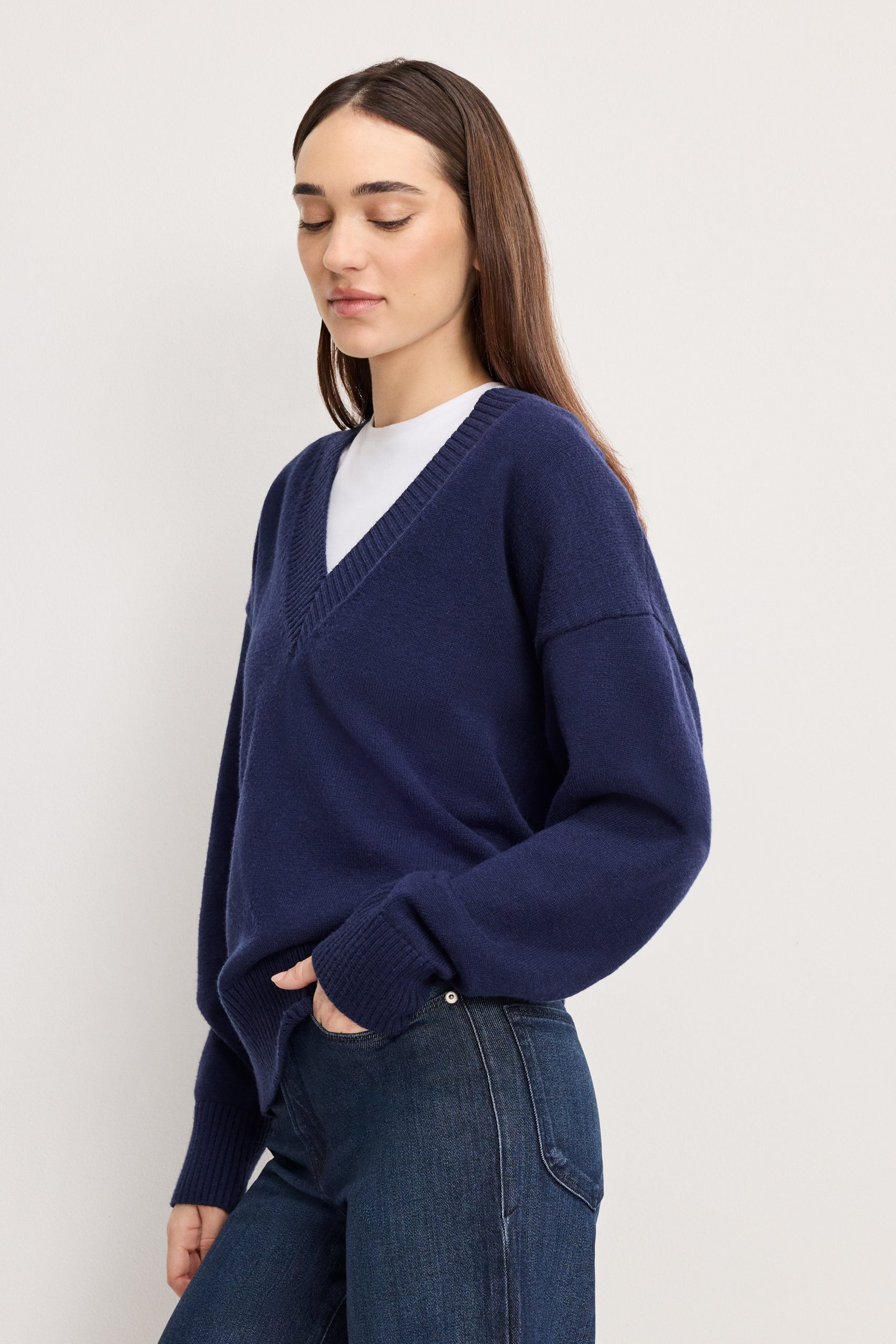 DEEP V KNIT SWEATER | HORIZON INK - Image 3