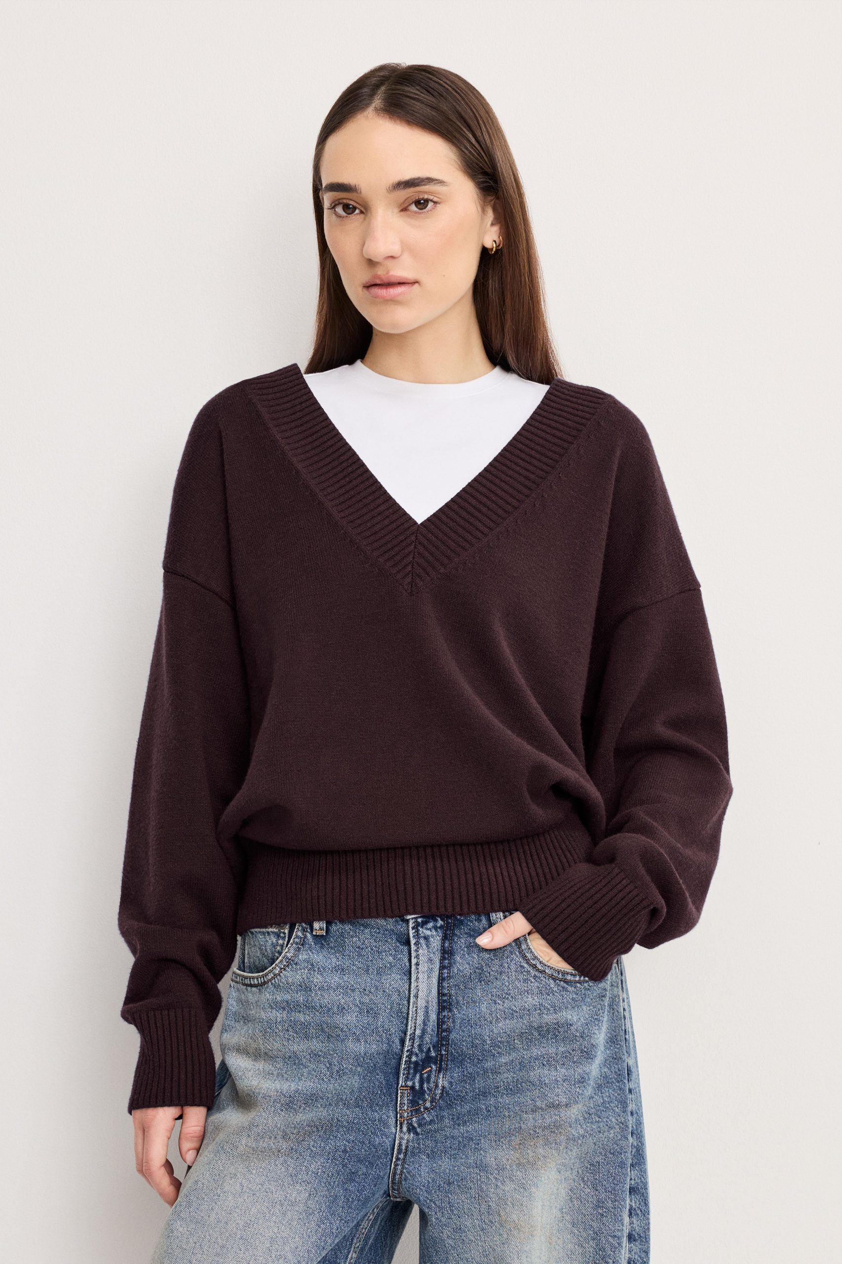 DEEP V KNIT SWEATER | BARK003 - Image 2