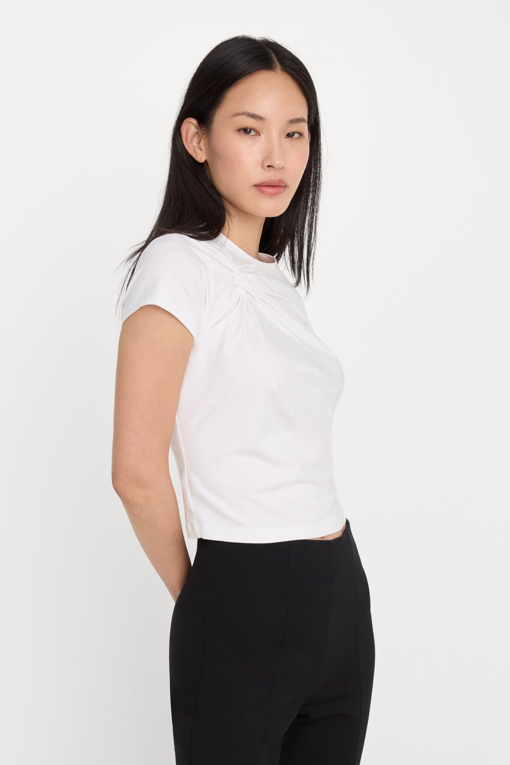 SUPER STRETCH TWIST TEE | WHITE001 - Image 4