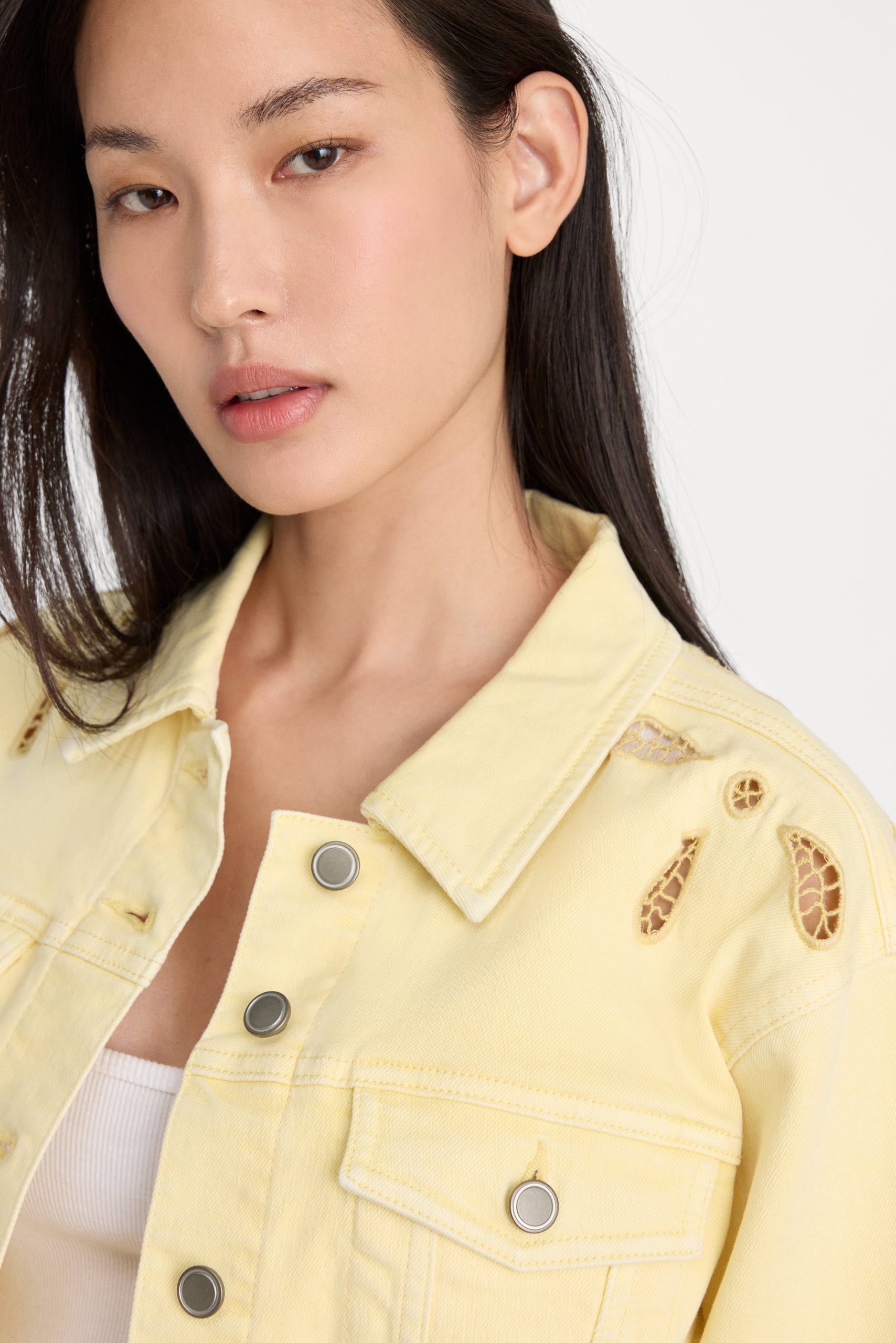 ESSENTIAL CROP DENIM JACKET EMBROIDERED | ANISE YELLOW - Image 2