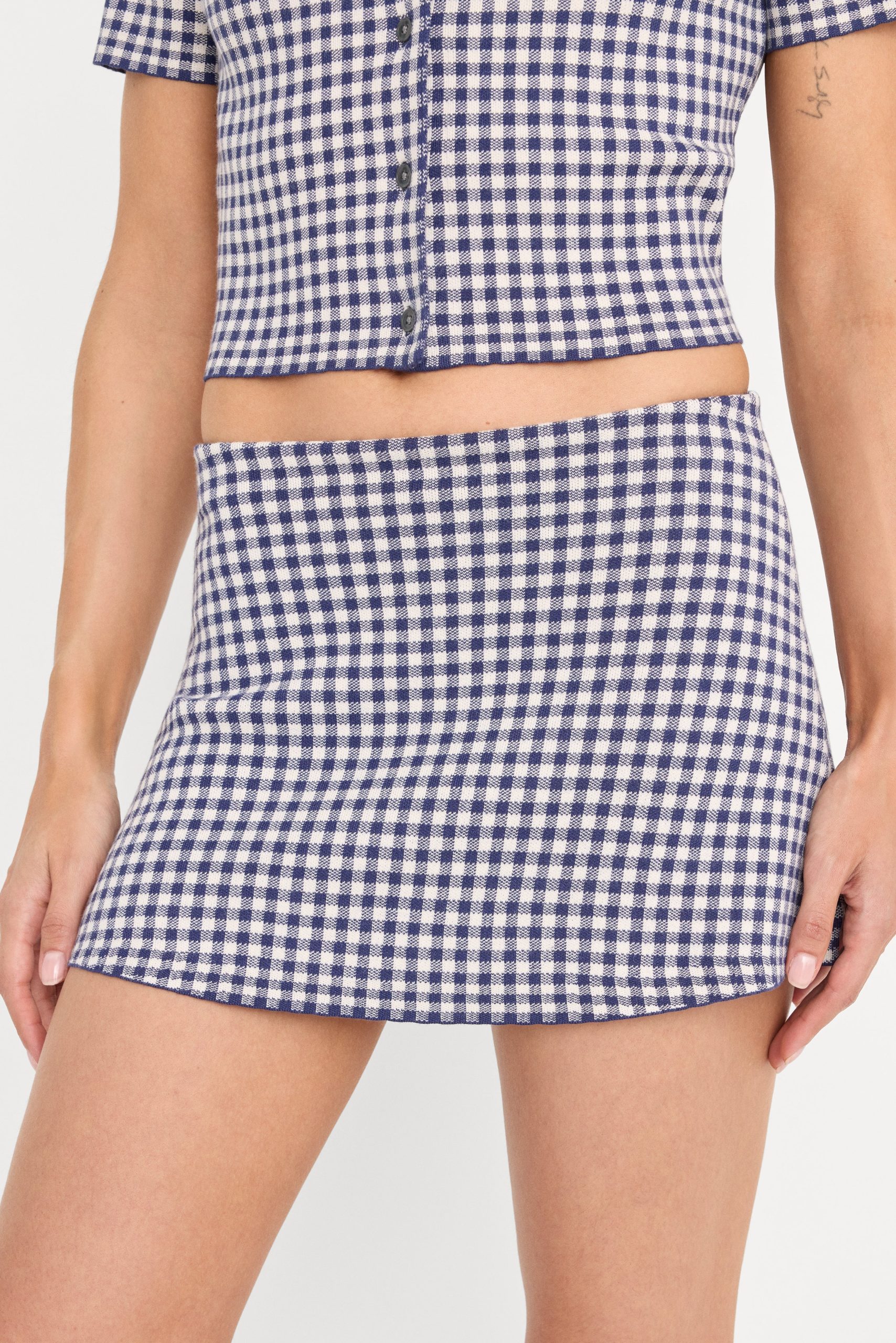 THE KEEPSAKE SKORT | NAVY GINGHAM - Image 2