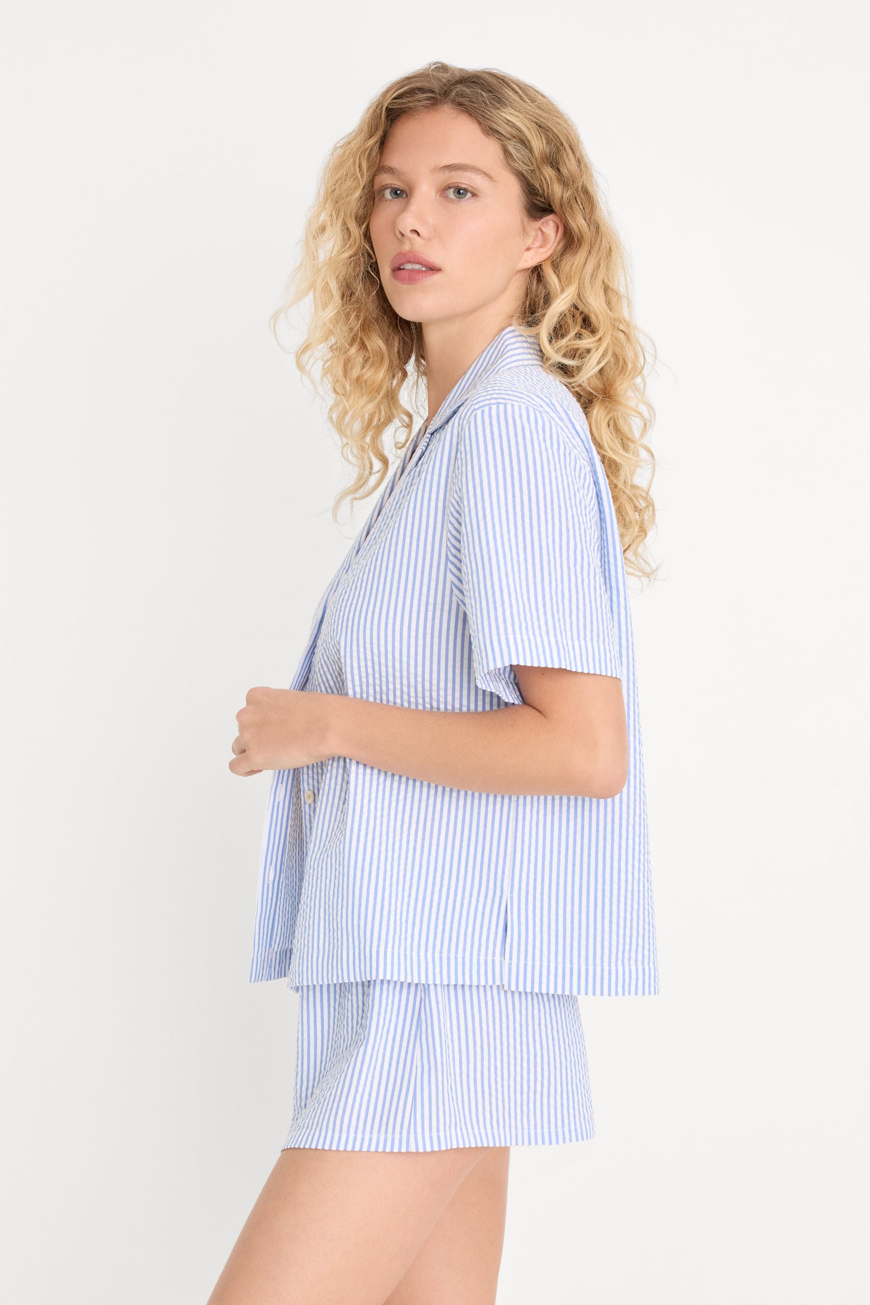 THE SEERSUCKER CAMP SHIRT | BLUE STRIPE - Image 3