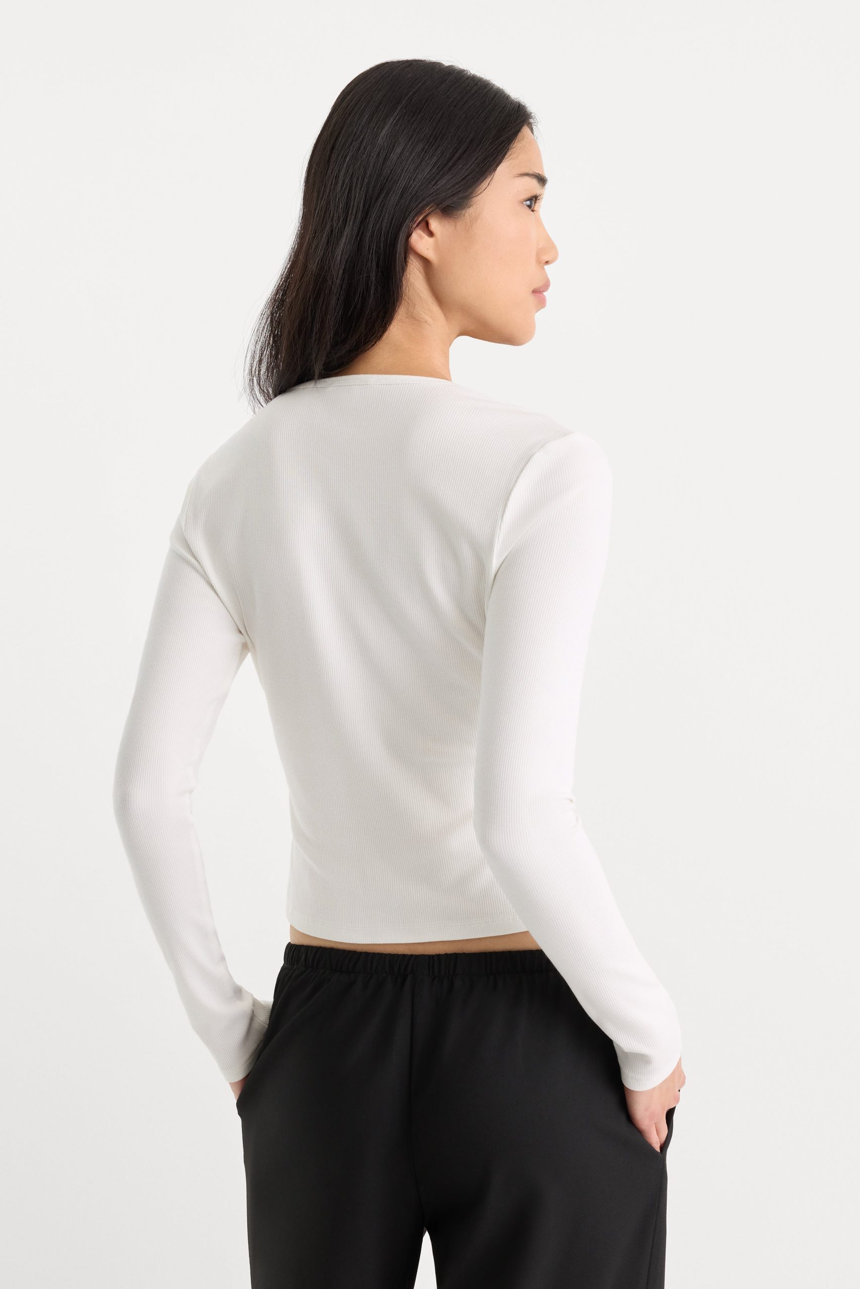 THE RIB V NECK CARDIGAN | CHALK - Image 5