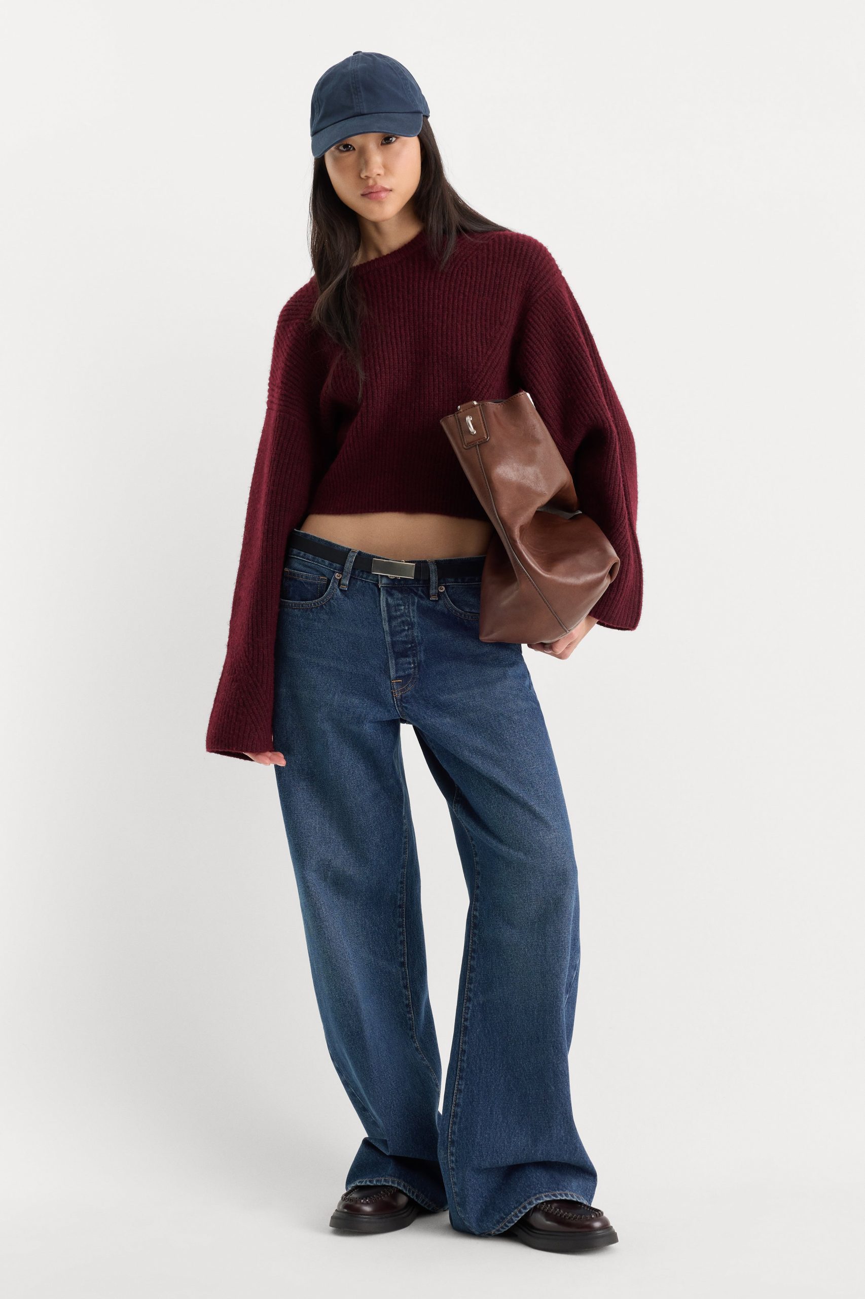 THE CHUNKY KNIT SWEATER | BERRY NOIR - Image 4