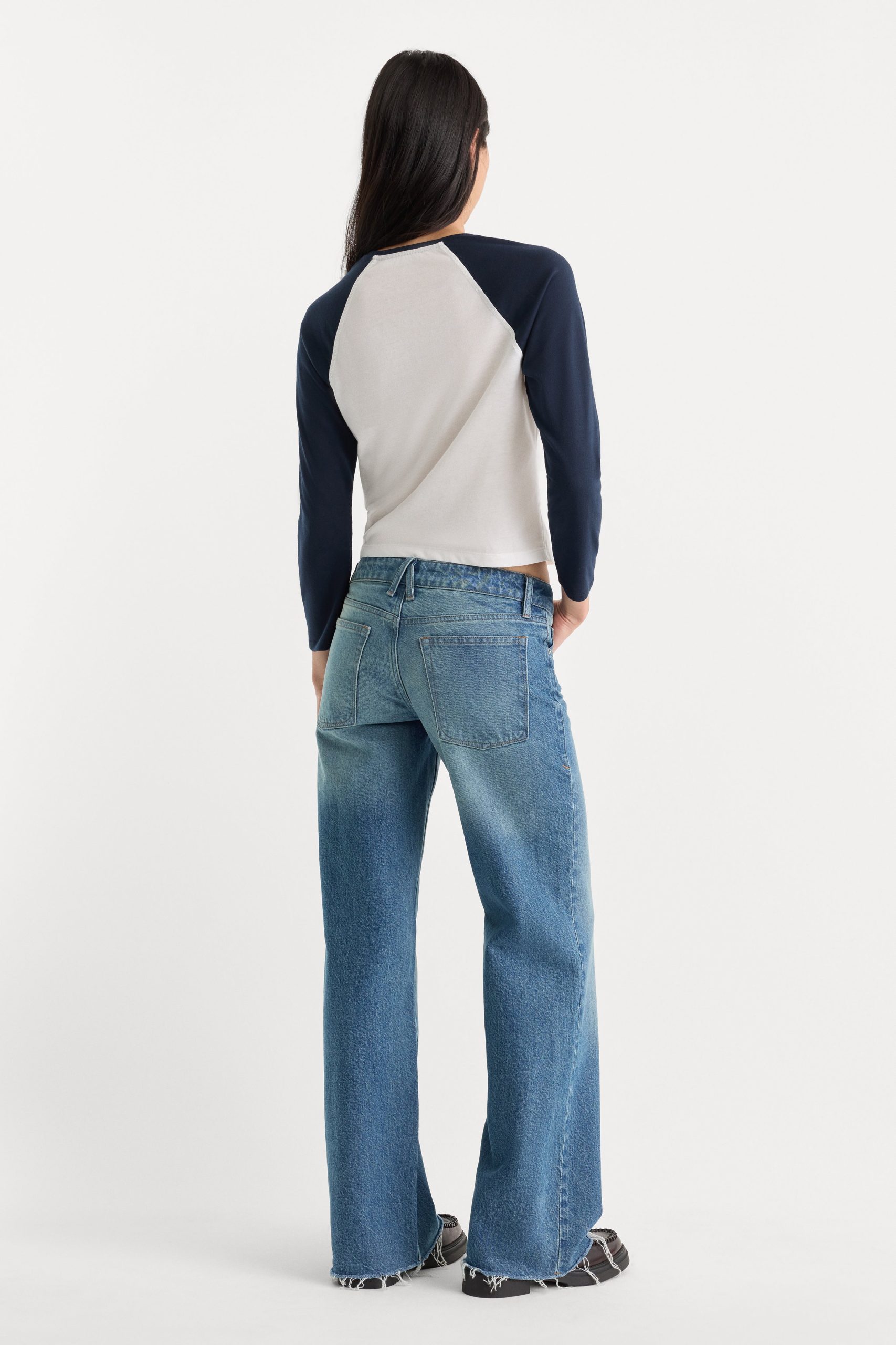 VINTAGE LOW LOOSE JEANS | TROUBLED WATER - Image 6