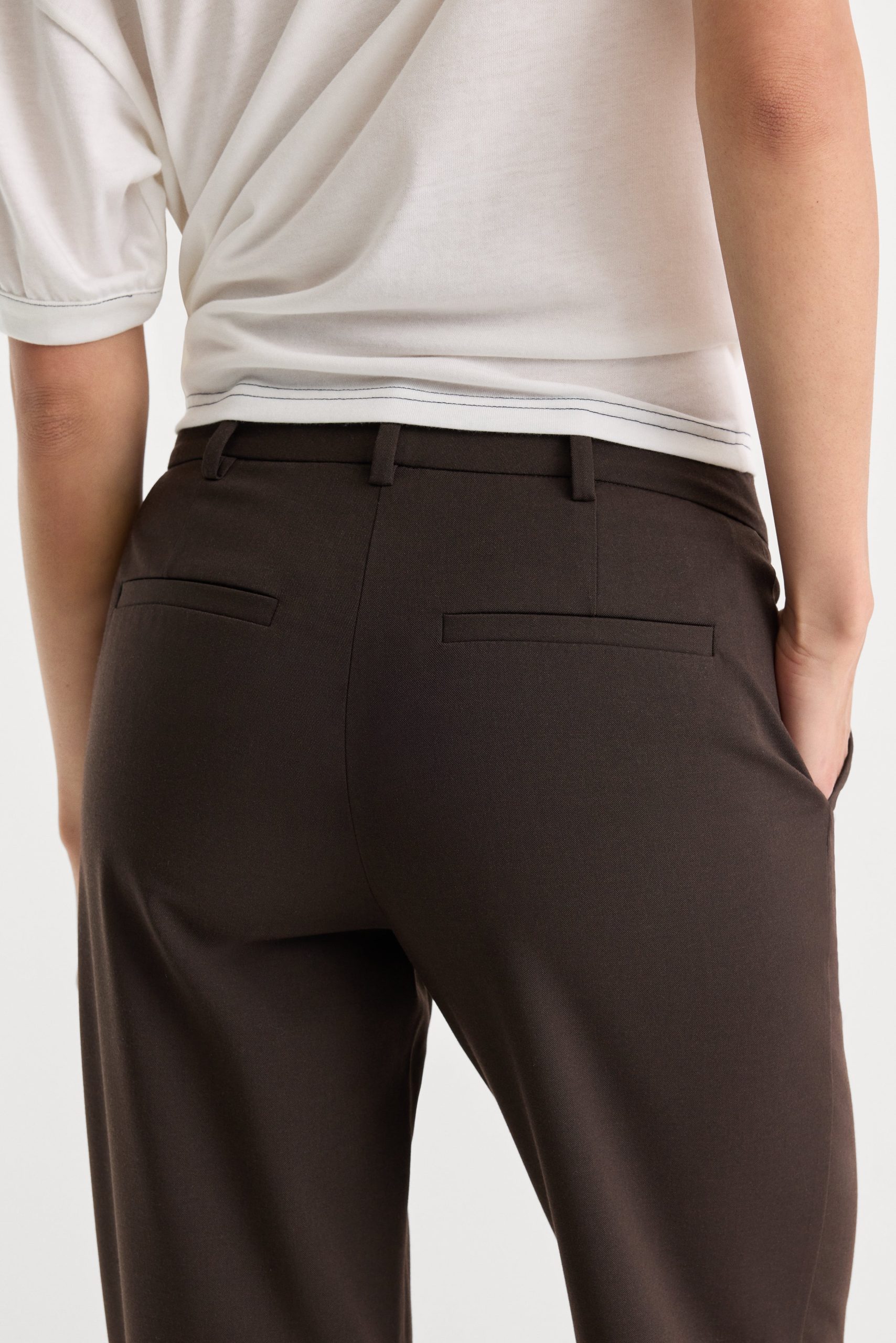 THE LOW RISE STRAIGHT LEG TROUSER | ESPRESSO - Image 5