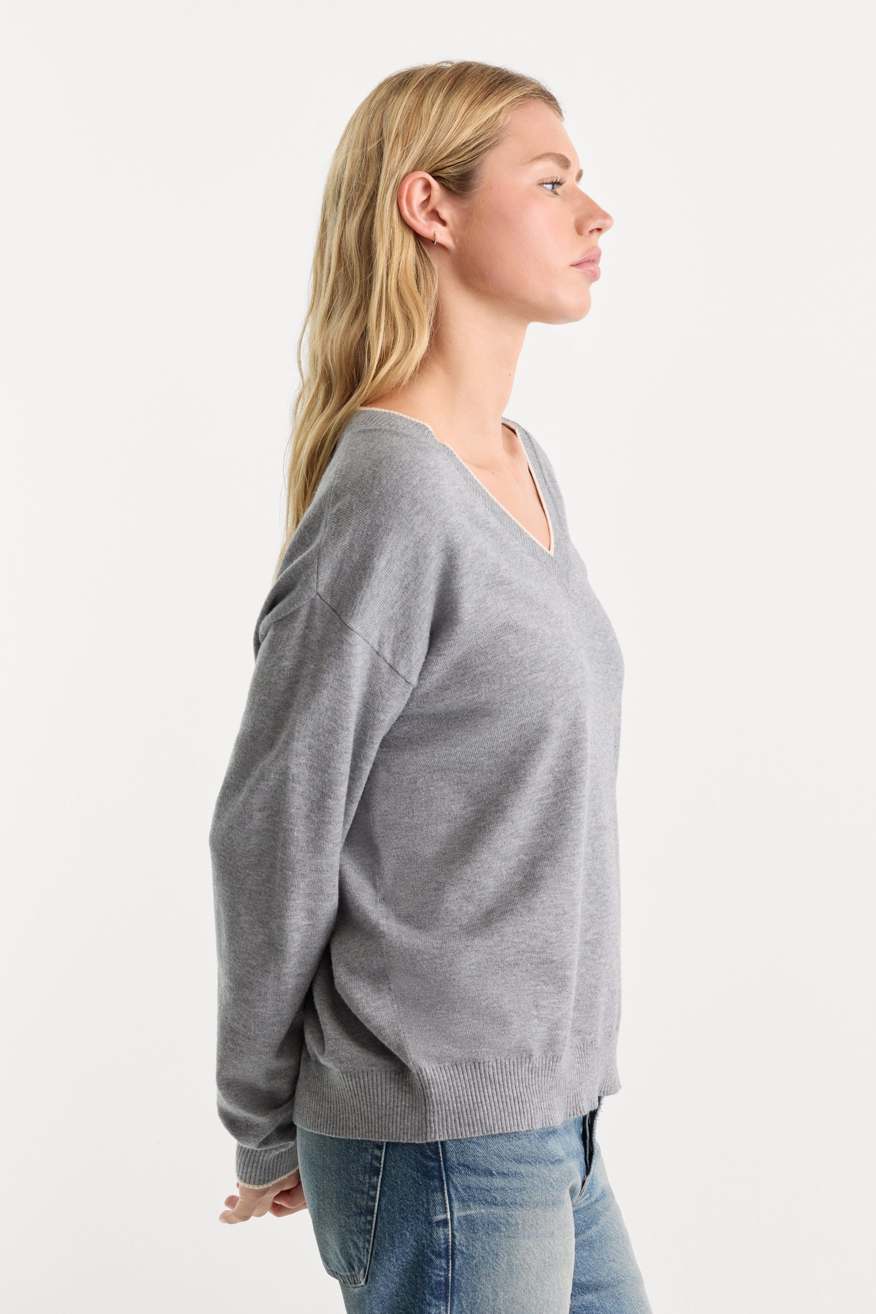 THE COZY V NECK SWEATER | HEATHER GREY001 - Image 4