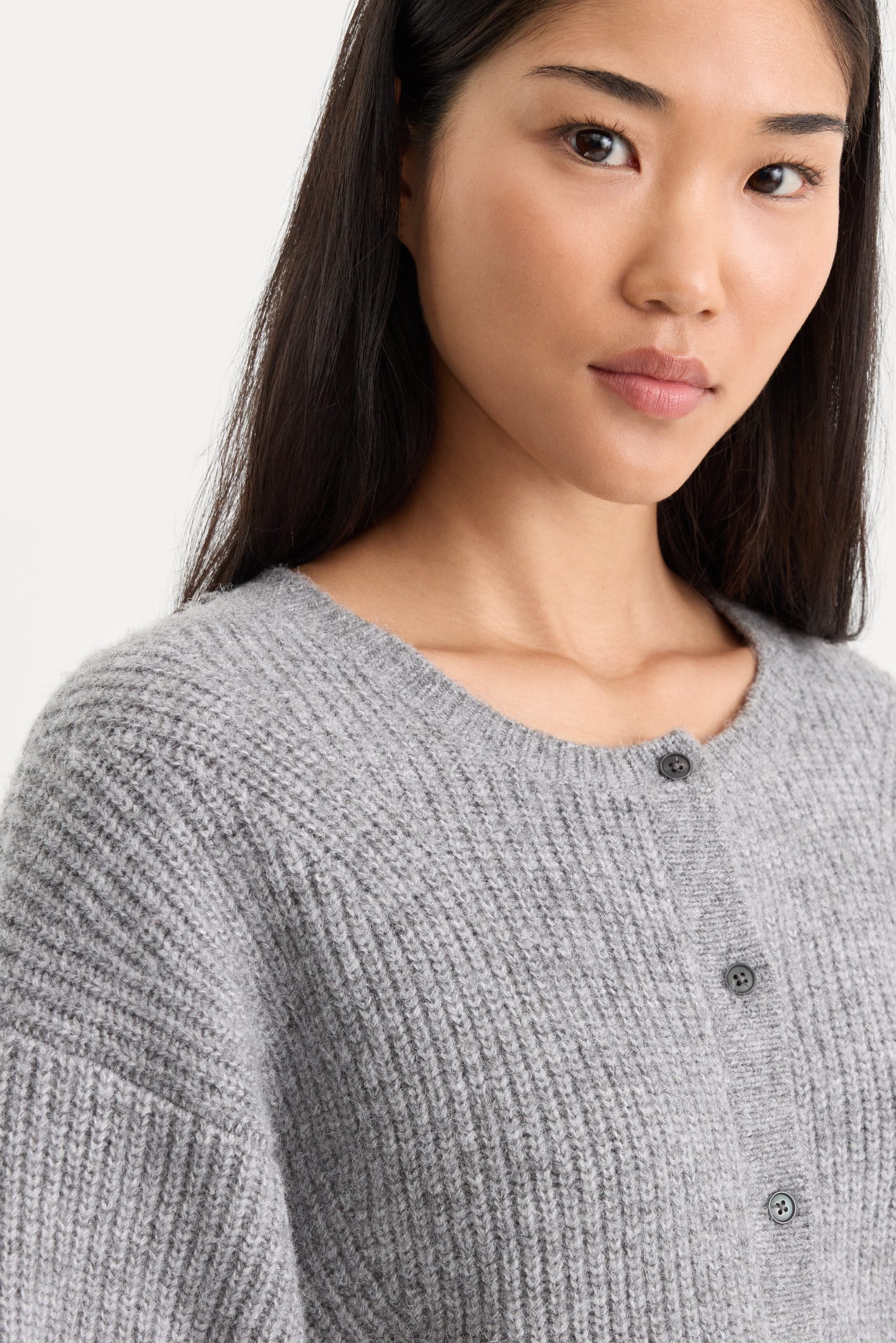 THE CHUNKY KNIT CARDIGAN | HEATHER GREY - Image 2