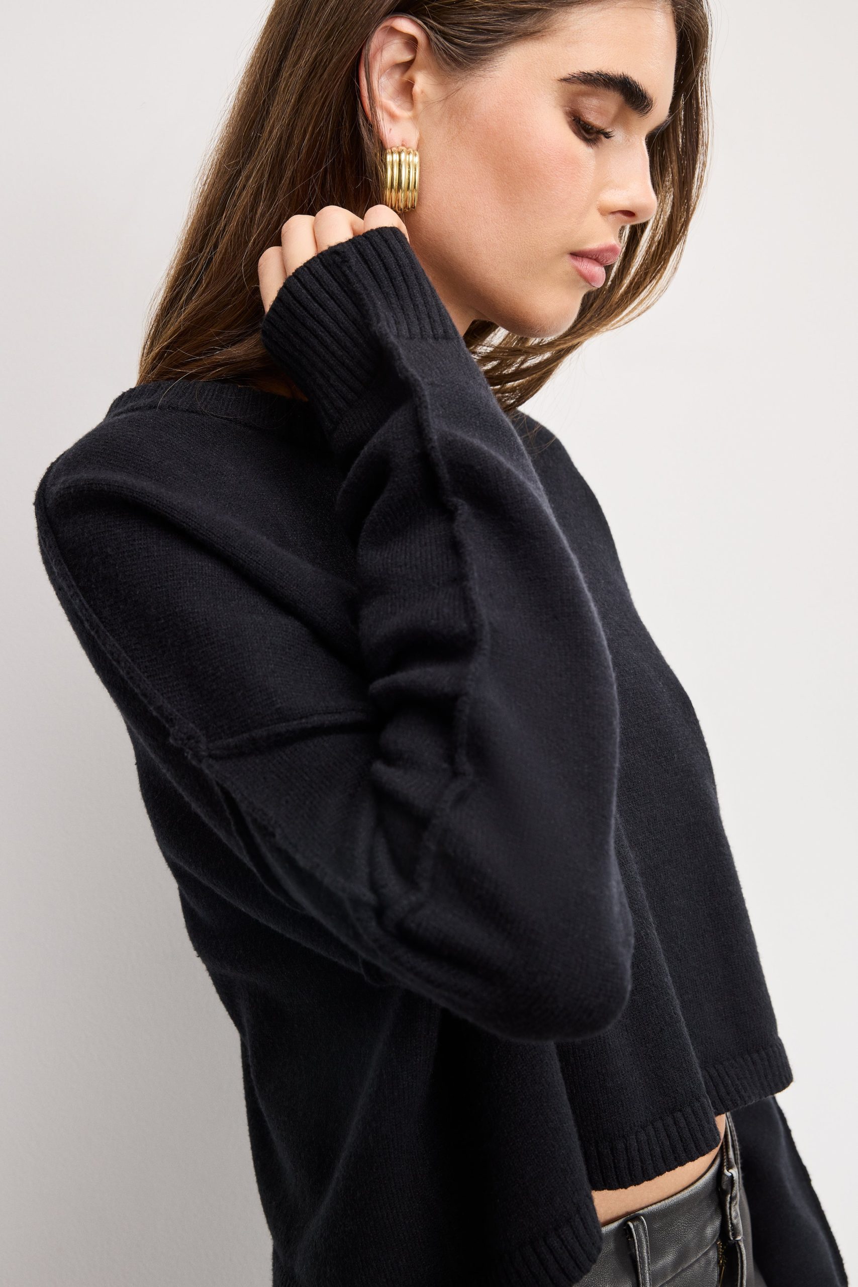 COZY KNIT CREW NECK | BLACK - Image 3